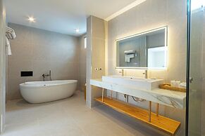 KC Beach Club & Pool Villas