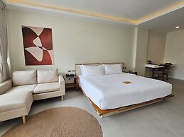 KC Beach Club & Pool Villas