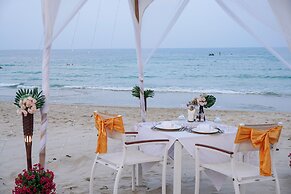 KC Beach Club & Pool Villas