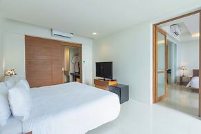 KC Beach Club & Pool Villas