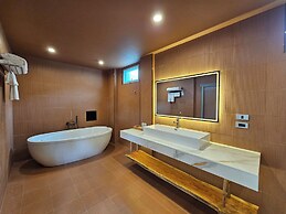KC Beach Club & Pool Villas