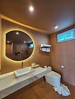 KC Beach Club & Pool Villas