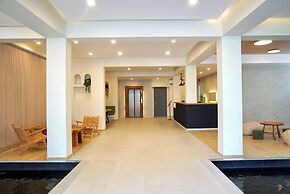 KC Beach Club & Pool Villas