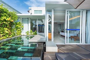 KC Beach Club & Pool Villas