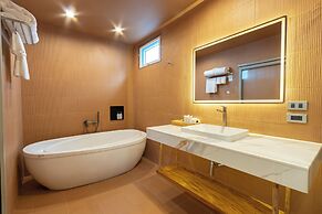 KC Beach Club & Pool Villas