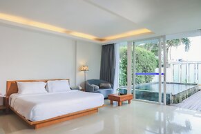 KC Beach Club & Pool Villas