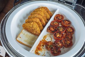 KC Beach Club & Pool Villas