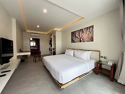 KC Beach Club & Pool Villas
