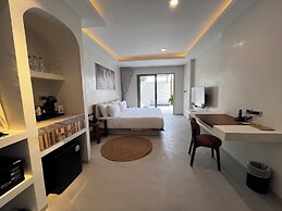 KC Beach Club & Pool Villas