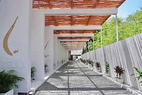 KC Beach Club & Pool Villas