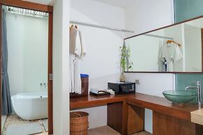 KC Beach Club & Pool Villas