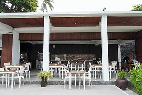 KC Beach Club & Pool Villas