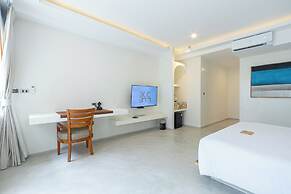 KC Beach Club & Pool Villas