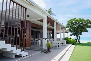 KC Beach Club & Pool Villas