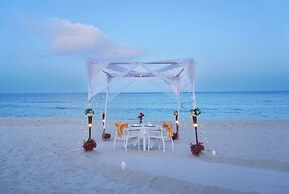 KC Beach Club & Pool Villas