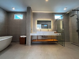 KC Beach Club & Pool Villas