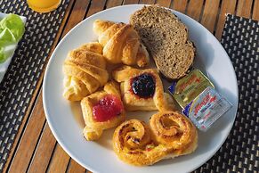 KC Beach Club & Pool Villas