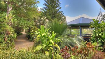 Paradise Hotel And Resort