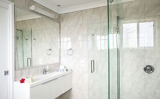 Paradise Hotel And Resort