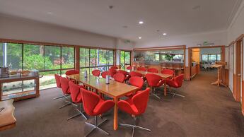 Paradise Hotel And Resort