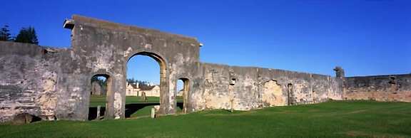 Paradise Hotel And Resort