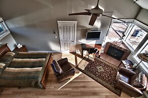 Birds of a Feather Victoria Oceanfront Studio Suites