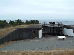 Birds of a Feather Victoria Oceanfront Studio Suites