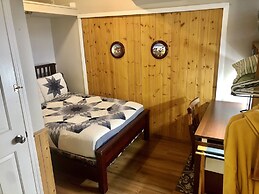 Birds of a Feather Victoria Oceanfront Studio Suites