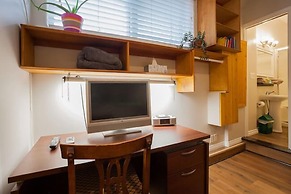 Birds of a Feather Victoria Oceanfront Studio Suites