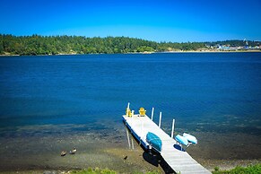 Birds of a Feather Victoria Oceanfront Studio Suites