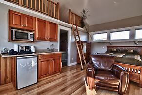 Birds of a Feather Victoria Oceanfront Studio Suites