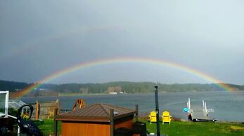 Birds of a Feather Victoria Oceanfront Studio Suites