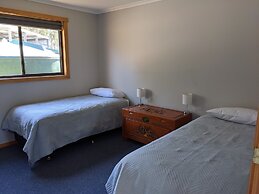 Lake Yalleena Nature Retreat