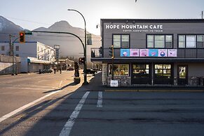 Inn The Mountains, an Ascend Collection Hotel