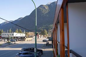 Inn The Mountains, an Ascend Collection Hotel