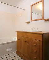 Barrington Wilderness Cedar Lodge Accommodation