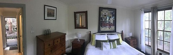 Barrington Wilderness Cedar Lodge Accommodation
