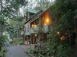 Barrington Wilderness Cedar Lodge Accommodation
