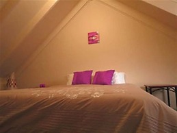 Barrington Wilderness Cedar Lodge Accommodation