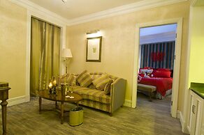 Royal Grace Hotel