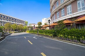 Royal Grace Hotel