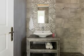 Moonlight Apartments