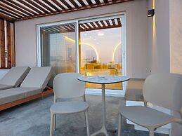 Moonlight Apartments & Suites