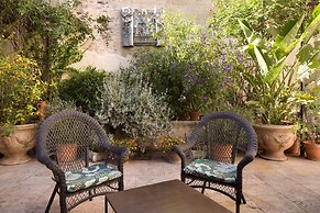 La Maison des Augustins B&B, Spa et Fitness