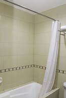 Golden Prince Hotel and Suites