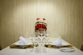 Golden Prince Hotel and Suites