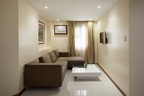 Golden Prince Hotel and Suites