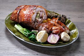 Golden Prince Hotel and Suites