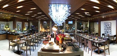 Golden Prince Hotel and Suites