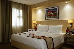 Golden Prince Hotel and Suites